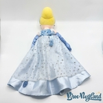 Poupée-Chiffon-Cendrillon-Disney-Store-peluche-princesse-robe-bleu-écusson-55-cm (1)