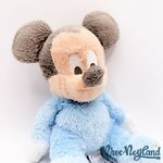 Peluche-Mickey-Bébé-Hochet-Disney-Parks-2022-Disneyland-éveil-sensoriel-bleu-grelot-25-cm (2)