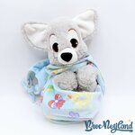 Peluche-Clochard-emmaillotée-La-Belle-et-le-Clochard-Disney-Parks-2017-Disneyland-couverture-cocon-30-cm (3)