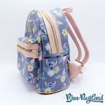 Sac-à-dos-Loungefly-Stitch-Souillon-Disney-bleu-rose-fleurs (5)