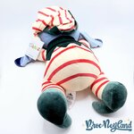 Peluche-Stitch-Noël-Cuddleez-Disney-Store-2024-Lilo-et-Stitch-elfe-dort-couché (5)