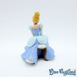 Figurine-Cendrillon-assise-Bullyland-Disney-princesse-bleu-paillettes-9-cm (1)