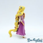 Figurine-Raiponce-Pascal-Disney-Bullyland-princesse-cheveux-longs-fleurs-11-cm (2)