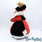 Peluche-Reine-de-Coeur-Disney-Store-Alice-au-pays-des-merveilles-écusson-40-cm (4)