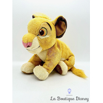 peluche-simba-le-roi-lion-disney-store-2012-écusson-jaune-3