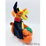 peluche-tigrou-vampire-disneyland-paris-disney-winnie-ourson-tigre-orange-halloween-3