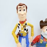 Jouet-Figurines-Woody-et-Papi-Pepite-Coffret-Lasso-Disney-Mattel-2017-cow-boy-chercheur-or (1)