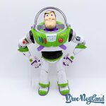 Jouet-Figurine-interactive-Buzz-Eclair-Signature-Collection-Disney-Toy-Story-space-rangers-parle-FRANCAIS-30-cm (3)