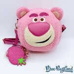 Sac-à-bandoulière-Loungefly-Lotso-Toy-Story-Disney-Parks-2022-ours-rose-fraise (3)
