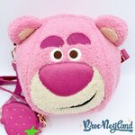 Sac-à-bandoulière-Loungefly-Lotso-Toy-Story-Disney-Parks-2022-ours-rose-fraise (2)