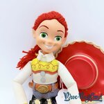 Poupée-Jessie-parlante-Toy-Story-Disneyland-Paris-2017-Disney-Talking-cowboy-ficelle-34-cm (1)