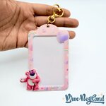 Porte-carte-Lotso-Toy-Story-Disney-Store-Japon-2023-plastique-rose (4)