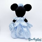 Peluche-Minnie-Cendrillon-Disneyland-Paris-Disney-princesse-robe-bleu-40-cm (7)