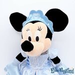 Peluche-Minnie-Cendrillon-Disneyland-Paris-Disney-princesse-robe-bleu-40-cm (3)