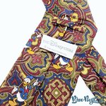 Cravate-Donald-Duck-The-Disney-Store-bordeau-baroque (3)