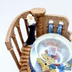 Boule-à-neige-Mickey-Mouse-Fantasia-Sorcerers-Apprentice-musical-Disney-Store-snow-globe-balais (7)