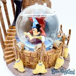 Boule-à-neige-Mickey-Mouse-Fantasia-Sorcerers-Apprentice-musical-Disney-Store-snow-globe-balais (6)