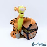 Tirelire-Tigrou-coffre-trésor-Disney-Winnie-ourson-plastique-19-cm (4)