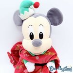 Peluche-Mickey-Noël-emmaillotée-Disney-Parks-2019-Disneyland-lutin-couverture-cocon-30-cm (3)