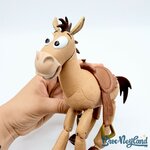 Jouet-Figurine-Pile-Poil-Toy-Story-Disneyland-Paris-Disney-cheval-marron-18-cm (1)