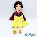 Poupée-chiffon-Blanche-Neige-Disney-Store-2017-peluche-princesse-manteau-cape-rouge 48-cm (4)