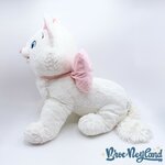 Peluche-Marie-XXL-Disney-Store-Les-Aristochats-chat-blanc-écusson-grand-taille-55-cm (9)