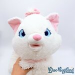 Peluche-Marie-XXL-Disney-Store-Les-Aristochats-chat-blanc-écusson-grand-taille-55-cm (1)