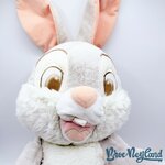 Peluche-Panpan-XXL-Disney-Store-Bambi-lapin-gris-écusson-grand-format-68-cm (2)