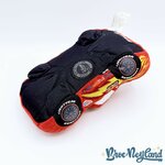 Peluche-Flash-McQueen-Cars-Disney-Store-écusson-voiture-rouge-course-23-cm (1)