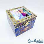 Boite-à-musique-Elsa-Anna-La-Reine-des-Neiges-Disneyland-Paris-2019-Disney-Frozen-bijoux-bleu (3)