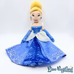 Poupée-chiffon-musicale-Cendrillon-Disneyland-Paris-2019-Disney-peluche-sonore-50-cm (4)
