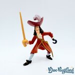 Figurine-Capitaine-Crochet-Disney-Bullyland-Peter-Pan-pirate-rouge-10-cm (2)