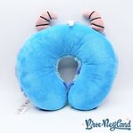 Tour-de-cou-Sulli-Disney-Primark-Monstres-et-Cie-coussin-voyage-bleu-tête (3)