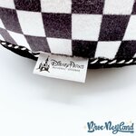 Coussin-Montre-Alice-au-Pays-des-Merveilles-Im-Late-Disney-Parks-oreiller-noir-blanc (3)