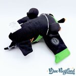 Peluche-Ripslinger-Planes-Disney-Store-avion-vert-noir-écusson-30-cm (6)