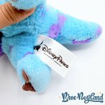 Peluche-bracelet-Sulli-Snuggle-Snappers-Disney-Parks-2017-disneyland-Monstres-et-Cie-Sully-bleu-accroche-calin (6)