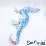 Peluche-Dragon-Sisu-Raya-et-le-dernier-dragon-Disney-Store-2020-bleu-crinière-80-cm (1)
