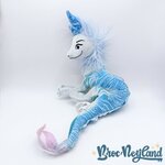 Peluche-Dragon-Sisu-Raya-et-le-dernier-dragon-Disney-Store-2020-bleu-crinière-80-cm (3)