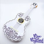 Jouet-Guitare-Coco-interactive-Disney-Mattel-2017-instrument-blanc-65-cm (3)