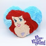 Coussin-Ariel-La-Petite-Sirène-Disneyland-Resort-Paris-Disney-oreiller-coeur-bleu (3)