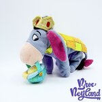 Peluche-Bourriquet-Roi-Mage-Disney-Store-Three-Kings-Eeyore-Winnie-ourson-collection-18-cm (3)