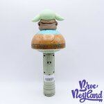 Baguette-Grogu-lumineuse-The-Mandalorian-Star-Wars-Disneyland-Paris-2022-Disney-jouet-sonore (3)