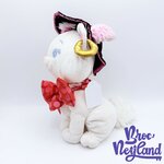 Peluche-Marie-Pirate-Les-Aristochats-Disney-Store-USA-chat-blanc-chapeau-écusson-34-cm (1)