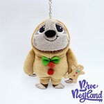 Porte-clés-Flash-Christmas-Zootopie-Disney-Store-Japon-peluche-keychain-Noël-17-cm (3)