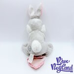 Peluche-doudou-Panpan-Thumper-Disney-Store-Bambi-lapin-gris-rose-écusson-25-cm (6)