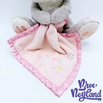 Peluche-doudou-Panpan-Thumper-Disney-Store-Bambi-lapin-gris-rose-écusson-25-cm (1)