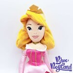 Poupée-Chiffon-Aurore-La-Belle-au-Bois-Dormant-Disney-Store-2012-peluche-princesse-rose-50-cm (4)