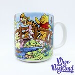 Tasse-scène-Winnie-ourson-Disney-Store-classics-2001-mug-scène-film-pont-rivière (3)