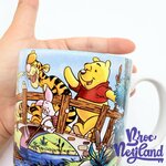 Tasse-scène-Winnie-ourson-Disney-Store-classics-2001-mug-scène-film-pont-rivière (1)