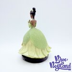 Figurine-résine-Tiana-La-Princesse-et-la-Grenouille-Disneyland-Paris-2018-Disney-princesse-robe-paillettes-vert-14-cm (2)